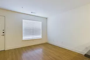 711 W 32nd St, Austin, TX 78705 - Photo 9