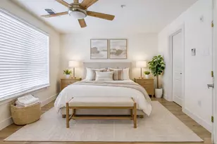 711 W 32nd St, Austin, TX 78705 - Photo 1