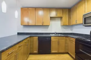 711 W 32nd St, Austin, TX 78705 - Photo 11