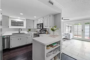 6109 Bullard Dr, Austin, TX 78757 - Photo 15
