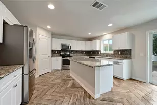 11121 Mickelson Dr, Austin, TX 78747 - Photo 11