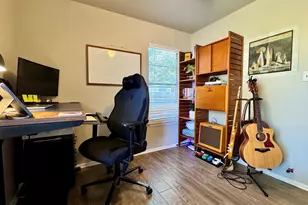 1402 Camelot Cir, Austin, TX 78745 - Photo 11