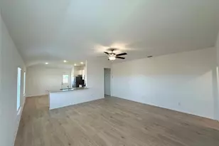 128 Paria Ct, Jarrell, TX 76537 - Photo 3