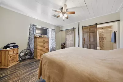 385 S Caldwell Street, Giddings, TX 78942 - Photo 17