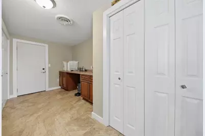 385 S Caldwell Street, Giddings, TX 78942 - Photo 11