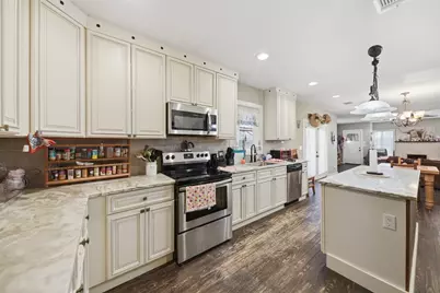 385 S Caldwell Street, Giddings, TX 78942 - Photo 7