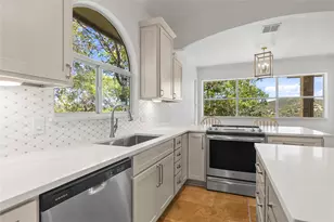 18408 W Rim Dr, Jonestown, TX 78645 - Photo 11