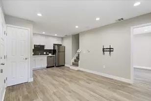 935 La Posada Dr, Austin, TX 78752 - Photo 11