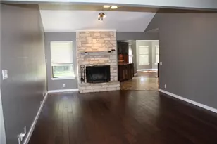 309 Juniper Dr, Mountain City, TX 78610 - Photo 7