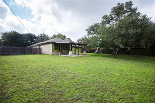 309 Juniper Dr, Mountain City, TX 78610 - Photo 31
