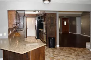 309 Juniper Dr, Mountain City, TX 78610 - Photo 17