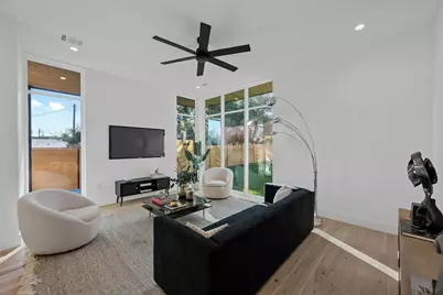 1407 Valleyridge Drive #B, Austin, TX 78704 - Photo 3