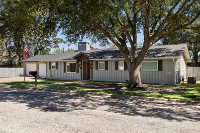 364 Woodland Avenue, Giddings, TX 78942 - Photo 3