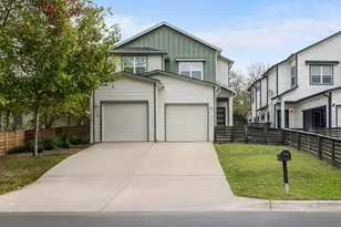 1301 Cometa St, Austin, TX 78721 - Photo 3