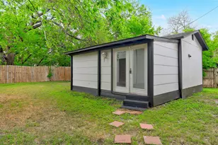 6307 Chesterfield Ave, Austin, TX 78752 - Photo 13