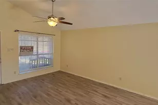 1015 E Yager Ln, Austin, TX 78753 - Photo 5