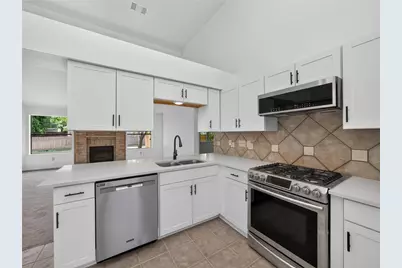 917 Clearwater Trail, Round Rock, TX 78664 - Photo 5