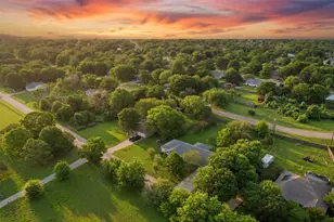 1221 Lovers Ln, Bastrop, TX 78602 - Photo 29