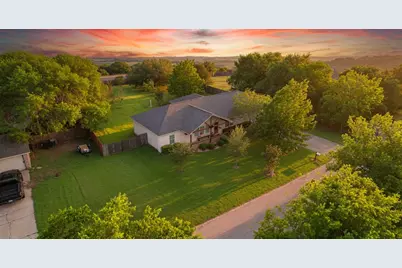 1221 Lovers Lane, Bastrop, TX 78602 - Photo 3