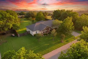1221 Lovers Ln, Bastrop, TX 78602 - Photo 3