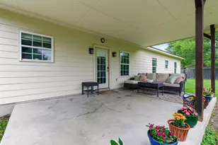 1221 Lovers Ln, Bastrop, TX 78602 - Photo 25