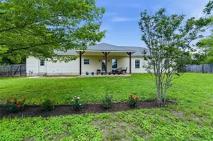 1221 Lovers Ln, Bastrop, TX 78602 - Photo 27