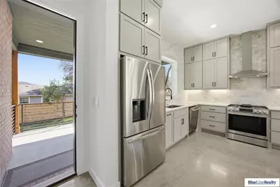 18305 Lake Oaks Drive, Jonestown, TX 78645 - Photo 19