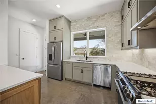 18305 Lake Oaks Dr, Jonestown, TX 78645 - Photo 15
