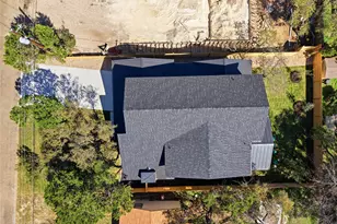 18305 Lake Oaks Dr, Jonestown, TX 78645 - Photo 5