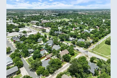 810 E University Avenue, Georgetown, TX 78626 - Photo 39