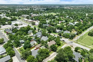 810 E University Ave, Georgetown, TX 78626 - Photo 39