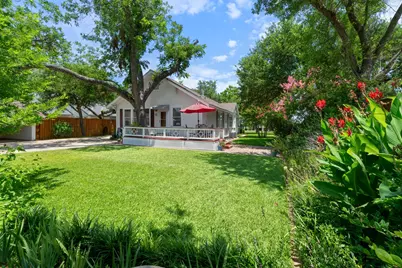 810 E University Avenue, Georgetown, TX 78626 - Photo 11