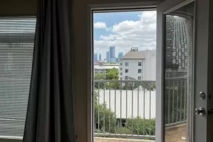 910 W 25th St, Austin, TX 78705 - Photo 33