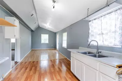 310 E Parsons Street, Manor, TX 78653 - Photo 7