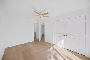 1905 Cedar Ridge Dr, Austin, TX 78741 - Photo 17