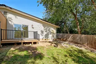 1905 Cedar Ridge Dr, Austin, TX 78741 - Photo 25