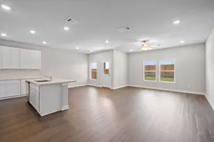 177 Sleep Holw, Jarrell, TX 76537 - Photo 11