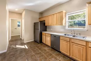 1311 E M. Franklin Ave, Austin, TX 78721 - Photo 9