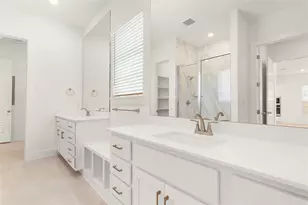 313 W Faulkner St, Liberty Hill, TX 78642 - Photo 13
