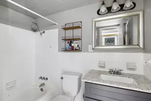 1800 Lavaca St, Austin, TX 78701 - Photo 7