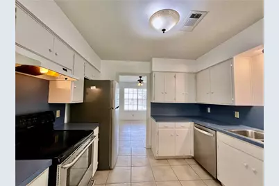 6703 Rustling Oaks Trail, Austin, TX 78759 - Photo 17