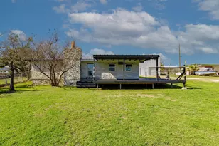 110 Lakewood Dr, Burnet, TX 78611 - Photo 3