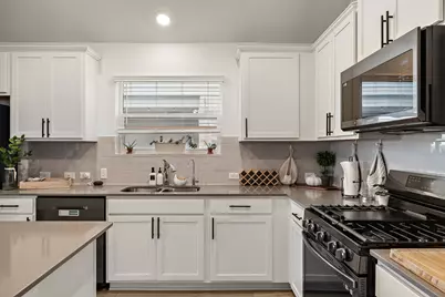 424 Sebring Circle, Hutto, TX 78634 - Photo 7
