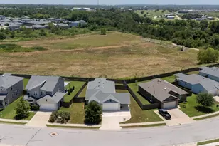 205 Four Star Dr, Elgin, TX 78621 - Photo 19