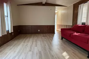 374 Plum St, Bastrop, TX 78602 - Photo 7