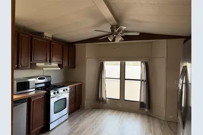 374 Plum Street #B, Bastrop, TX 78602 - Photo 5