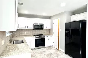 10516 Dunham Forest Rd, Austin, TX 78717 - Photo 9