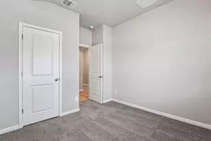 242 Red Tail Hawk Ln, Cedar Creek, TX 78612 - Photo 9