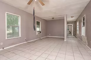 305 E Main St, Florence, TX 76527 - Photo 7