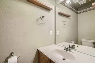 215 Spruce Dr, Kyle, TX 78640 - Photo 13